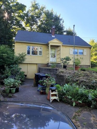 17 Pendleton Rd, Granby, CT 06035-2123