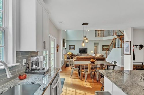 1033 Alexander Run Pass, Buford GA  30518-5560 exterior