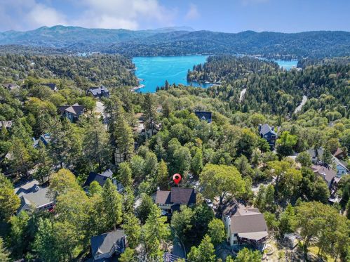 1027 Grass Valley Rd, Lake Arrowhead, CA