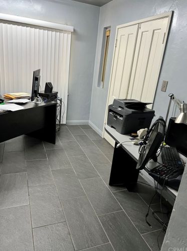 5842 Magnolia Ave, Riverside CA  92506-1827 exterior