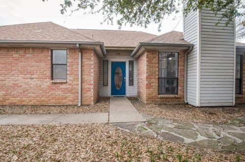 1401 Landmark Ct, Irving TX  75060-3270 exterior