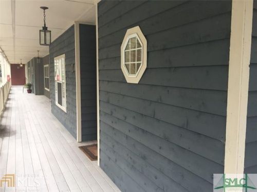 66 Galley Ln, Midway, GA 31320-4937