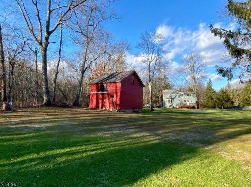 93 Long Hill Ln, Chatham Township, NJ 07928-1108