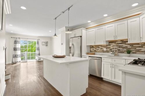 12 Willard Rd, Norwalk CT  06851-4414 exterior