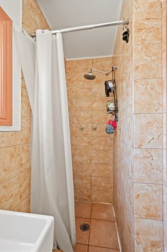 526 Buttonwood St, Anaheim CA  92805-2225 exterior