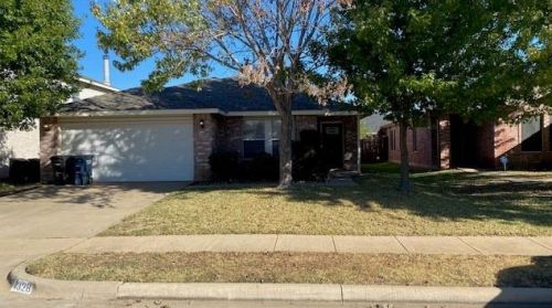 4328 Hunters Creek Dr, Fort Worth TX  76123-2554 exterior