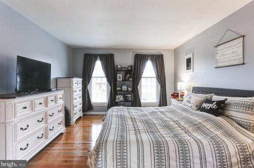 1546 Dunmore Dr, Lancaster PA  17602-1247 exterior