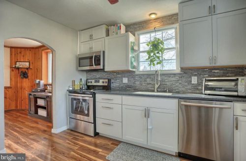 215 Cavalry Rd, Carlisle PA  17013-1606 exterior