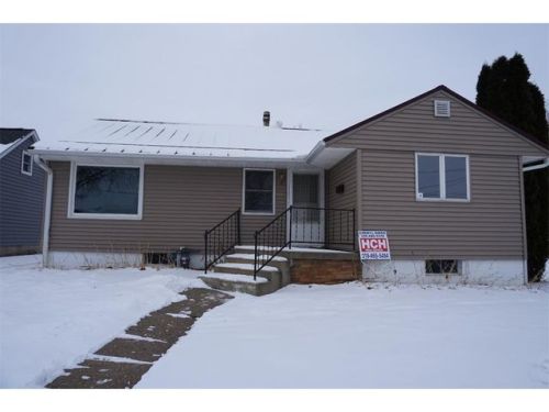 323 Cherry St, Monticello IA  52310-1543 exterior