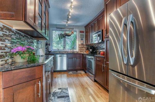 345 Sayre Dr, Princeton NJ  08540-5839 exterior