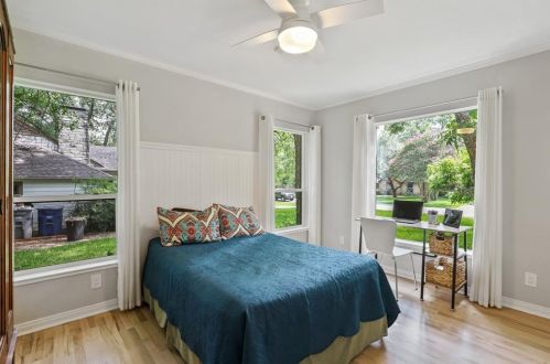 1440 El Campo Dr, Dallas TX  75218-3520 exterior