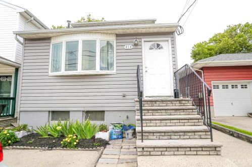 414 Thomas St, Perth Amboy, NJ 08861-2033