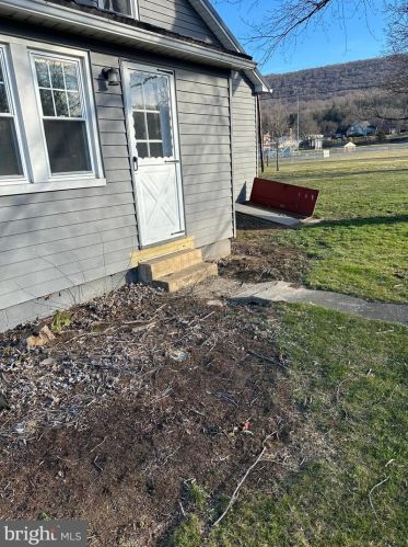 1809 State Rd, Duncannon PA  17020-9019 exterior