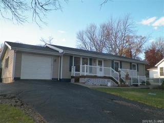 626 Oak St, Womac, IL 62626-2004