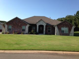 4000 Woodridge Trl, Edmond, OK 73034-7095