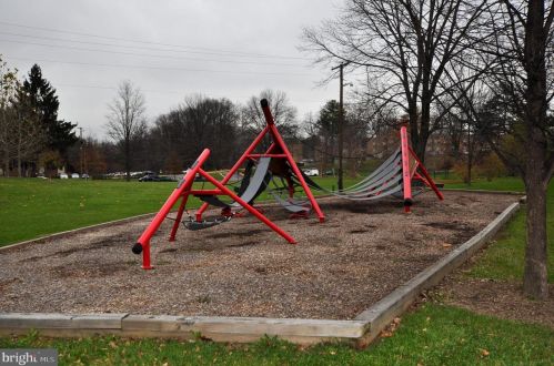 2207 Greenery Ln, Silver Spring MD 20906-3623 exterior