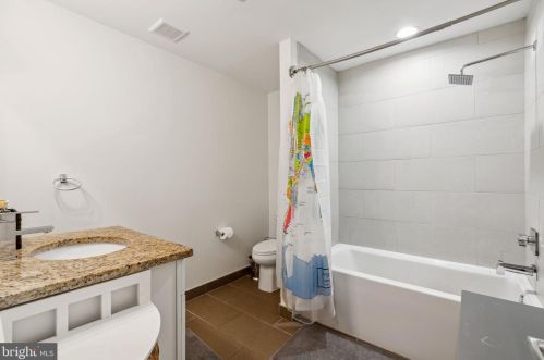 1324 Howard St, Philadelphia PA 19122-2445 exterior