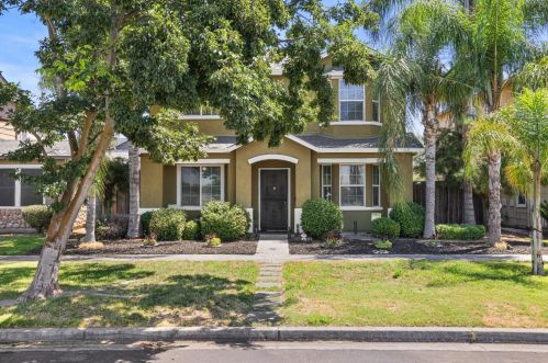4214 Kilroy Rd, Turlock, CA 95380-9738