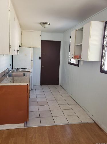 1524 Pohaku St, Honolulu HI  96817-2831 exterior