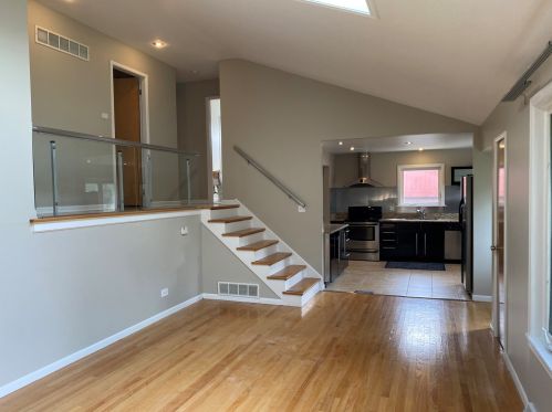 406 Huntington Ln, Elmhurst IL  60126-3650 exterior