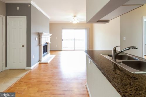 12941 Centre Park Cir, Herndon, VA 20171-5956