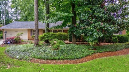 2935 Applewood Ct, Atlanta, GA 30345-1401