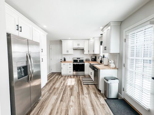 15 Bartlett Meadow Dr, Killingly CT  06241-1847 exterior