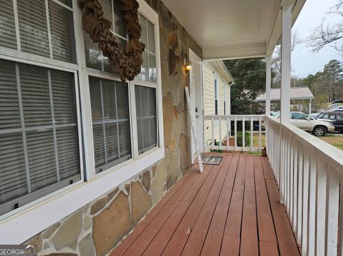 3237 Pawnee Dr, Rex GA 30273-1072 exterior