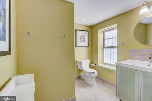 2417 Grays Ferry Ave, Philadelphia PA  19146-2450 exterior
