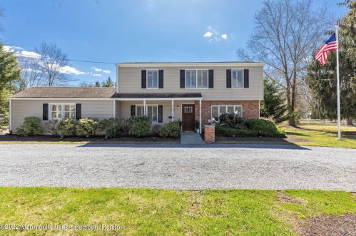120 Cherry Tree Farm Rd, Middletown, NJ 07748-1738