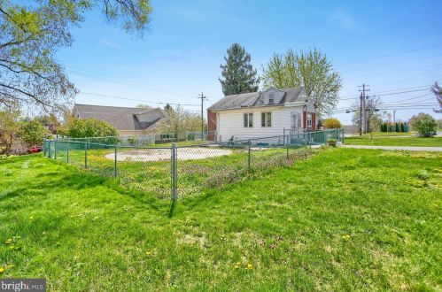 5406 Locust Ln, Harrisburg, PA 17109-5526