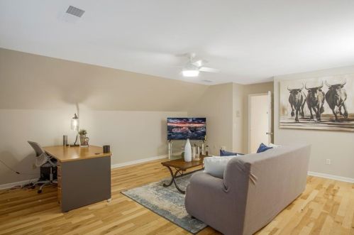 720 Mabry Rd, Atlanta GA  30328-2659 exterior