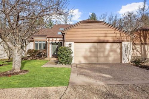 194 Sayre Dr, Princeton, NJ 08540-5802