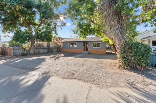 1313 Victoria Dr, Modesto, CA 95351-2349