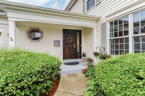 1051 Partridge Dr, Palatine, IL 60067-7044
