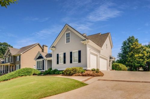 528 Sterling Water Dr, Monroe, GA 30655-7704