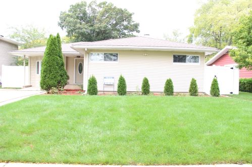 3707 Wilke Rd, Rolling Meadows, IL 60008-2858