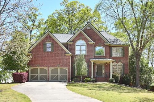 660 Rosebury Ln, Suwanee, GA 30024-6816