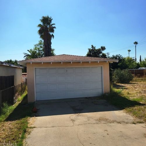 249 Victoria St, Rialto, CA 92376-5044