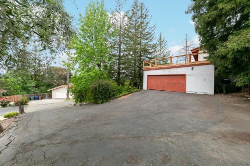 1055 Molad Ct, Concord, CA 94518-2232