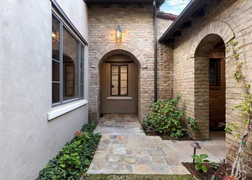 21 Tall Hedge, Irvine, CA 92603-0176