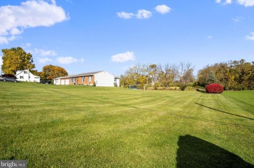 231 Alters Rd, Carlisle PA 17015-8969 exterior