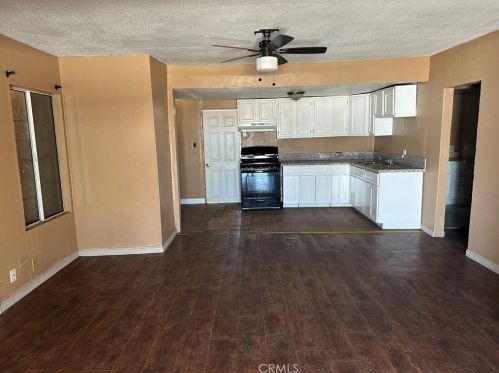 1011 Wood St, Taft, CA 93268-4328