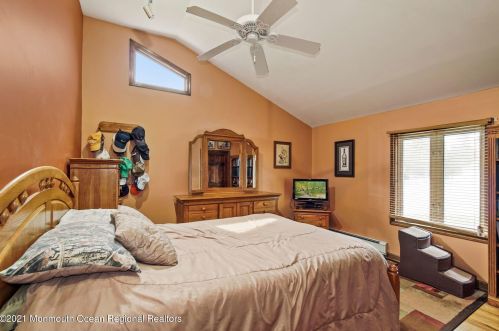 278 Edgebrook Rd, Trenton NJ 08691-3732 exterior