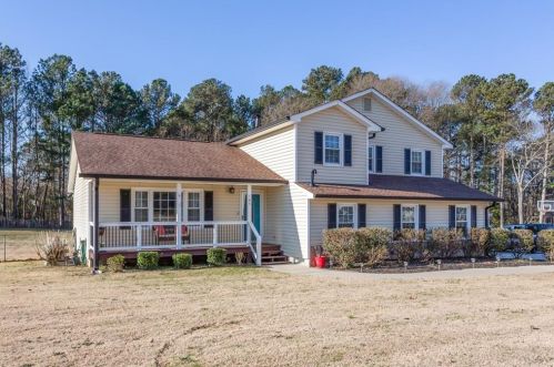 165 White Acres Dr, Stockbridge GA  30281-2252 exterior