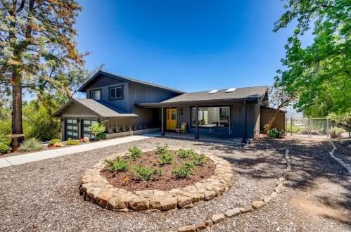1320 Cedar St, Ramona, CA 92065-1324