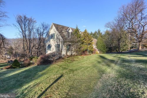 4214 Orchard Hill Rd, Harrisburg, PA 17110-3326
