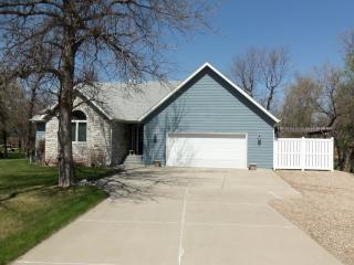 5540 Ponderosa Ave, Bismarck, ND 58503-9158