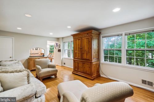 11924 Viewcrest Ter, Silver Spring MD 20902-1553 exterior