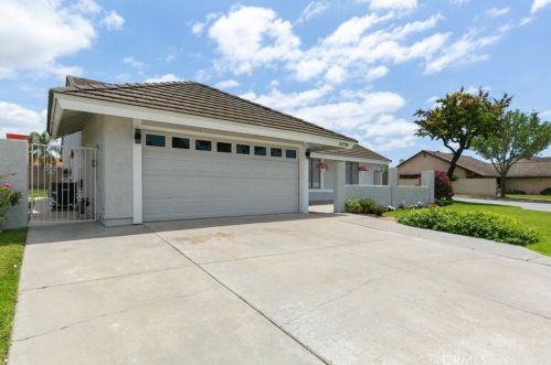 10770 Via Jacara, Stanton, CA 90680-1927